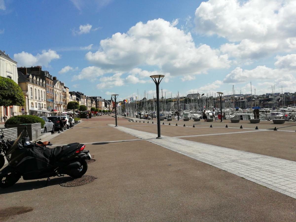 Appartement De La Place Dieppe Exterior foto